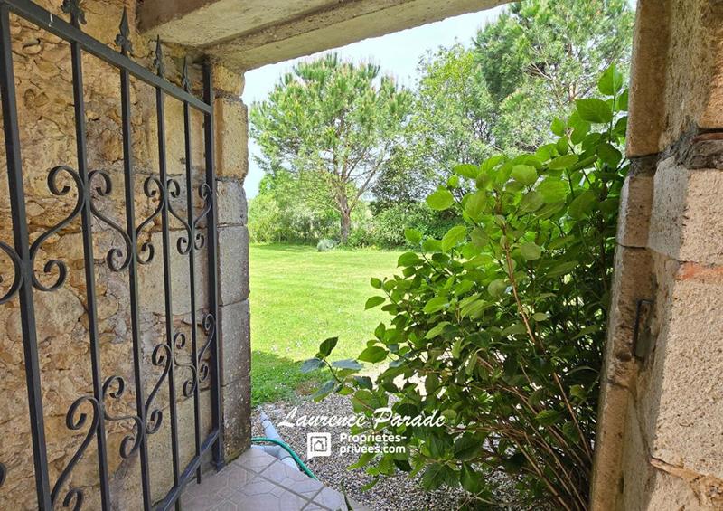 Maison - 312 m² - 7 pièces