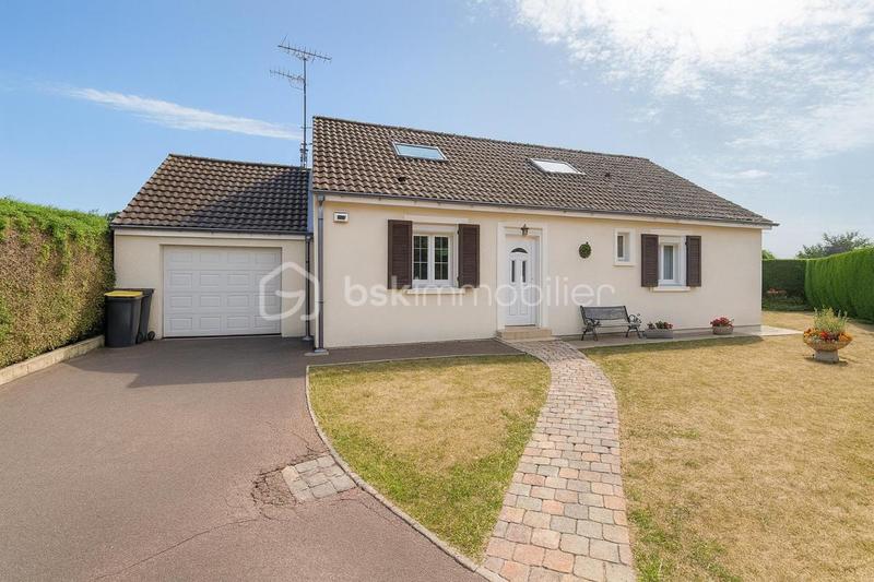 Maison traditionnelle - 107 m² - 7 pièces