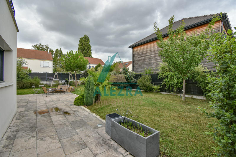 Maison - 181 m² - 7 pièces