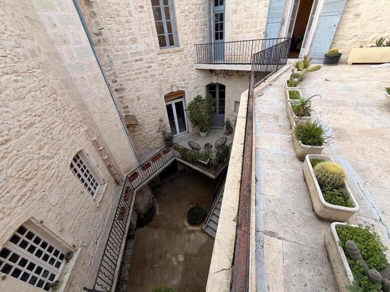 Maison - 437 m² - 14 pièces