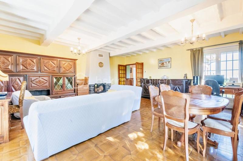 Propriété - 205 m² - 8 pièces