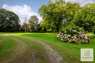 Maison - 315 m² - 10 pièces