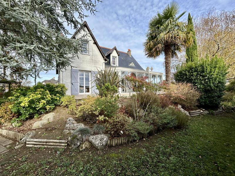 Maison traditionnelle - 170 m² - 8 pièces