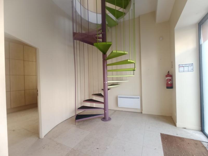 Local commercial - 4 pièces