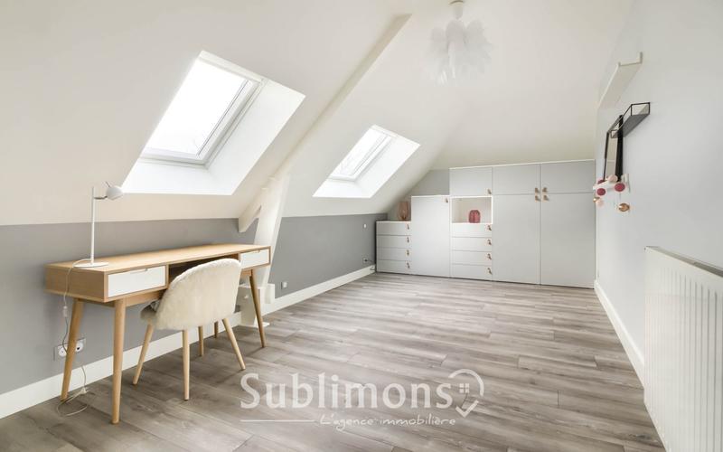 Maison - 250 m² - 8 pièces