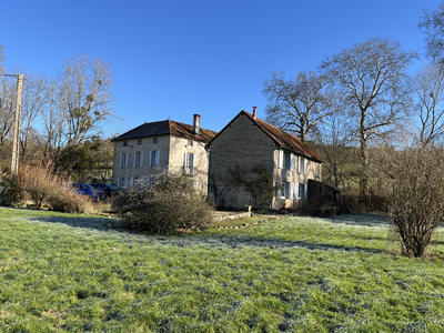 Maison - 254 m² - 4 pièces
