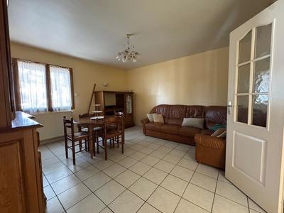 Maison - 95 m² - 5 pièces