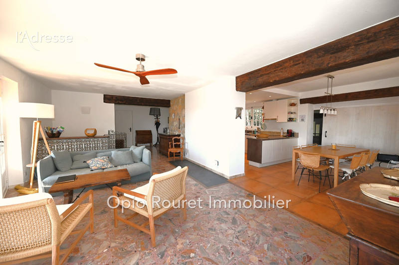 Maison - 231 m² - 7 pièces