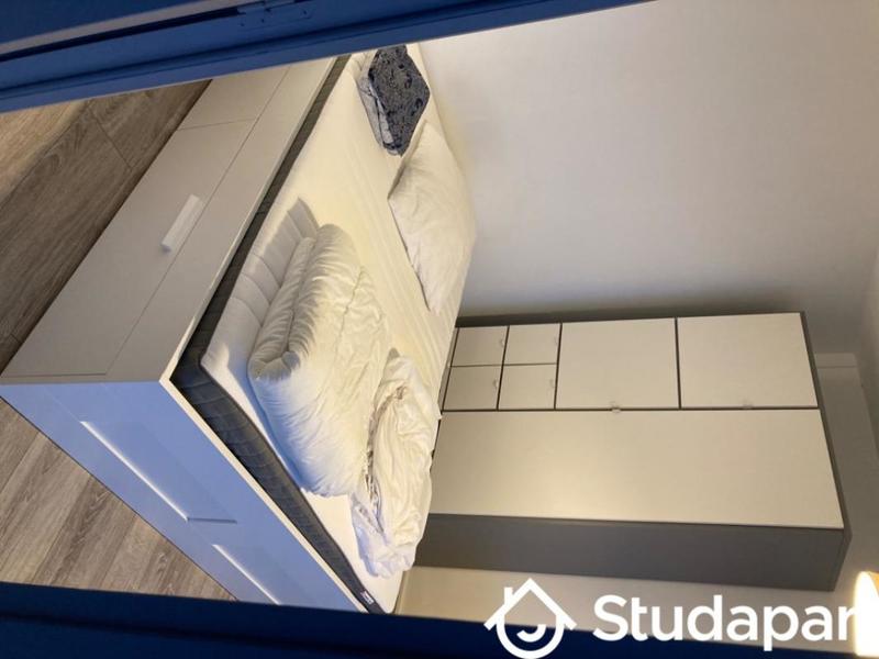 Chambre - 14 m² - 1 pièce