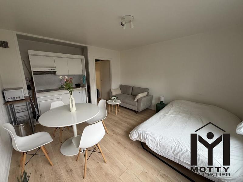 Studio - 25 m² - 1 pièce