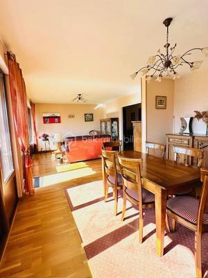 Appartement - 103 m² - 5 pièces