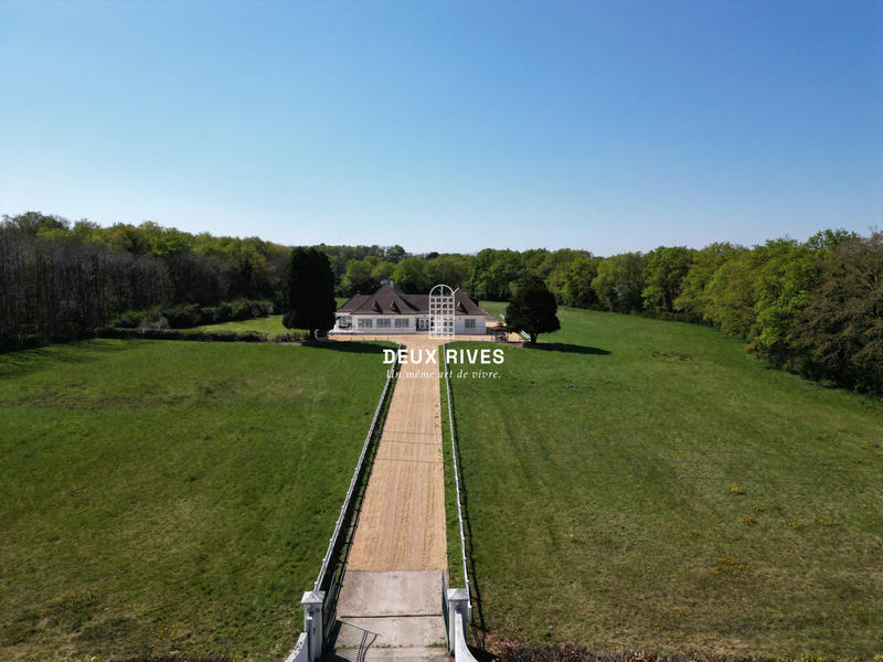 Maison - 550 m² - 7 pièces