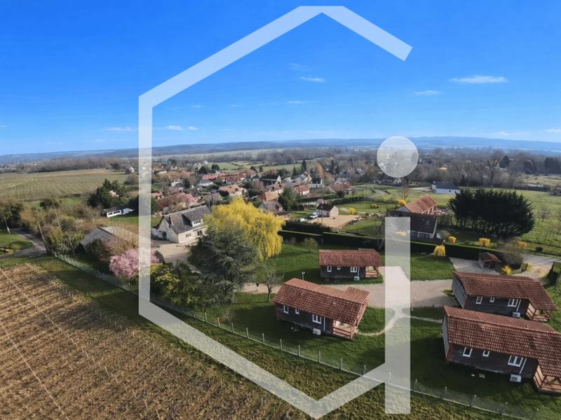 Propriété - 290 m² - 18 pièces
