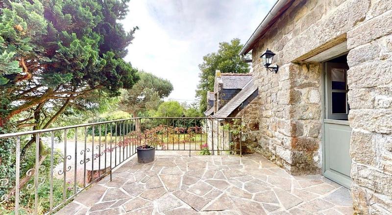 Demeure - 140 m² - 5 pièces