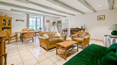 Maison - 260 m² - 10 pièces