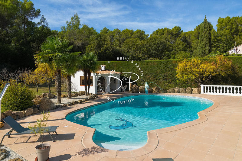 Maison - 192 m² - 8 pièces