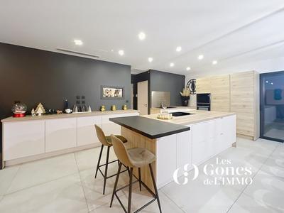 Villa - 180 m² - 4 pièces