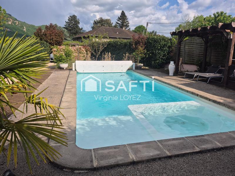 Maison - 270 m² - 11 pièces