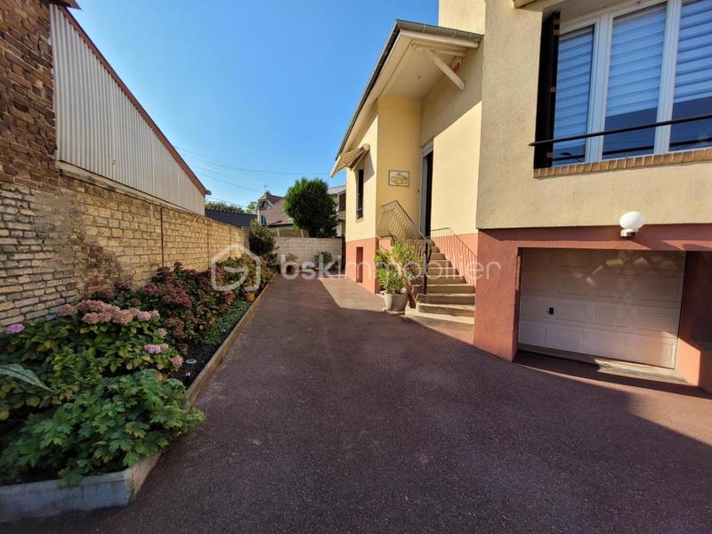 Maison traditionnelle - 125 m² - 5 pièces