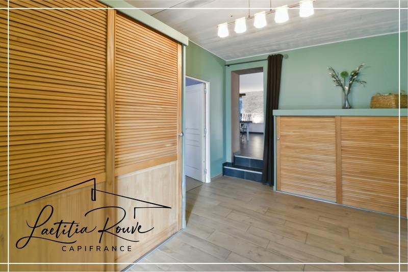 Maison - 370 m² - 8 pièces