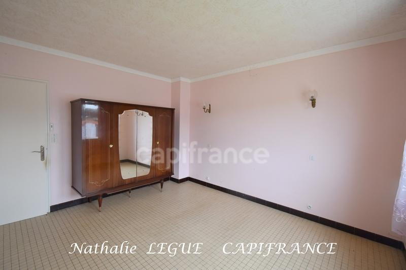 Maison - 196 m² - 11 pièces