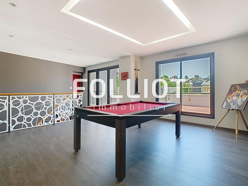 Maison - 224 m² - 8 pièces