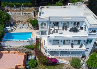 Villa - 600 m² - 12 pièces