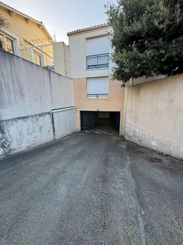 Parking / Garage - 15 m²