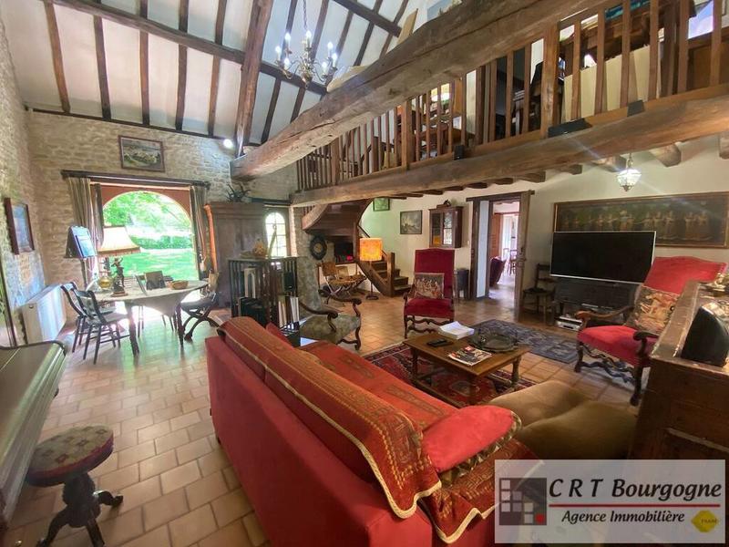 Maison - 250 m² - 9 pièces