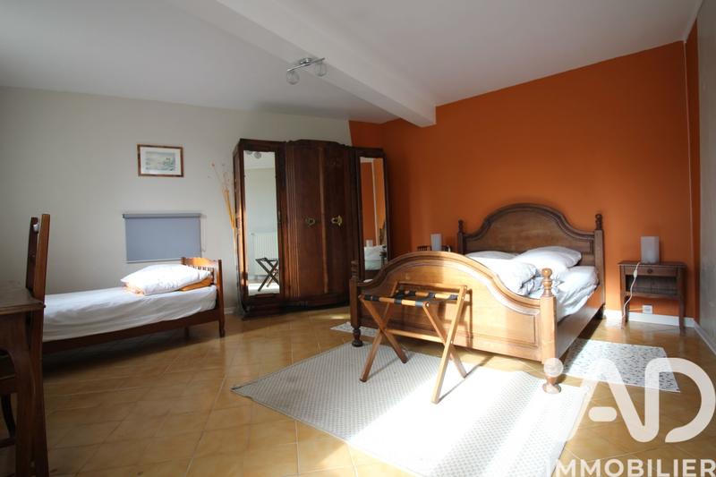 Maison - 208 m² - 6 pièces