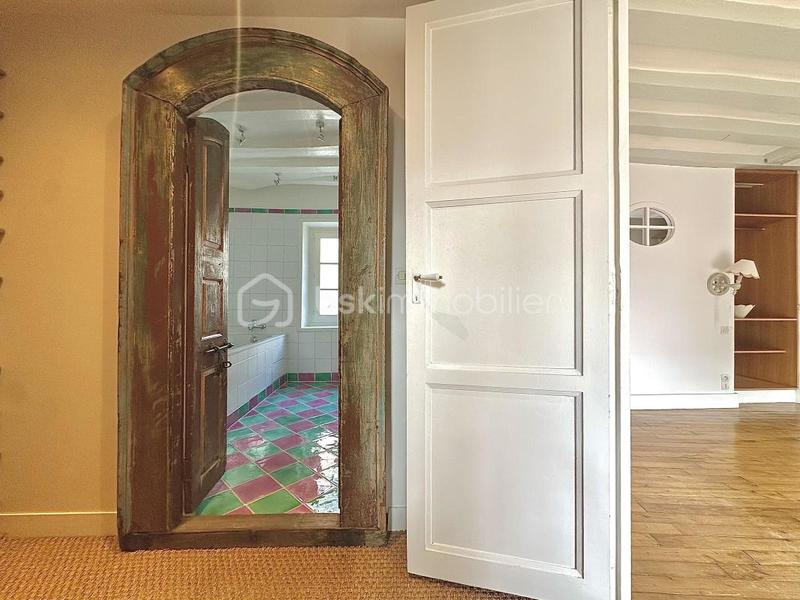 Maison - 241 m² - 10 pièces