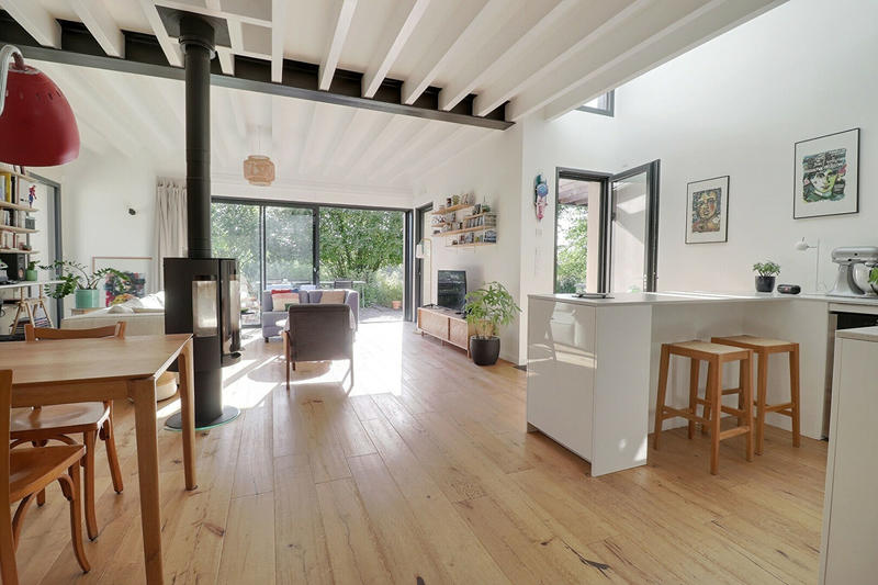 Maison - 208 m² - 7 pièces