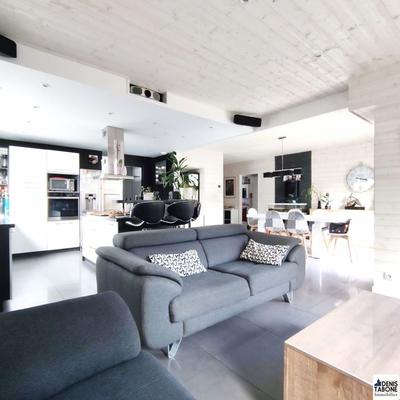 Maison traditionnelle - 154 m² - 7 pièces