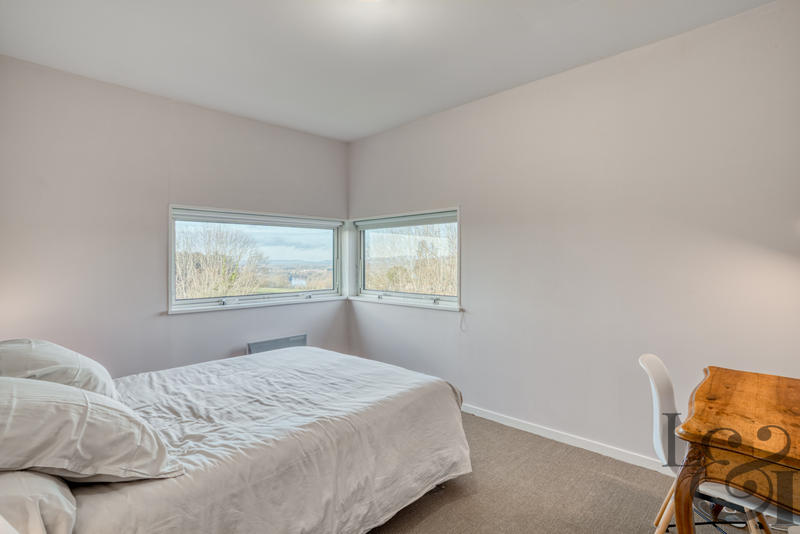 Maison - 180 m² - 7 pièces