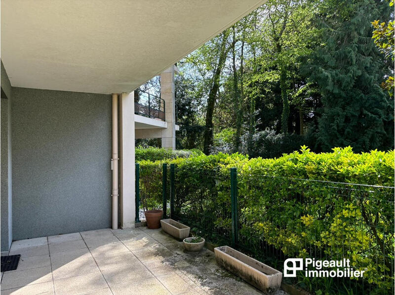 Appartement - 81 m² - 2 pièces