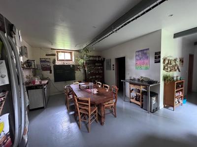 Propriété - 280 m² - 9 pièces