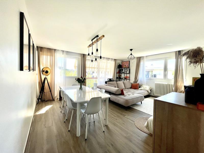 Appartement - 100 m² - 4 pièces