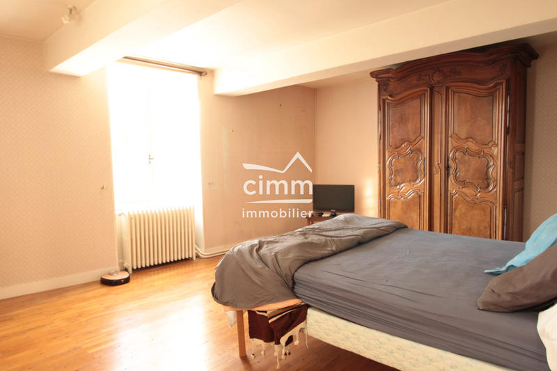 Maison traditionnelle - 225 m² - 5 pièces