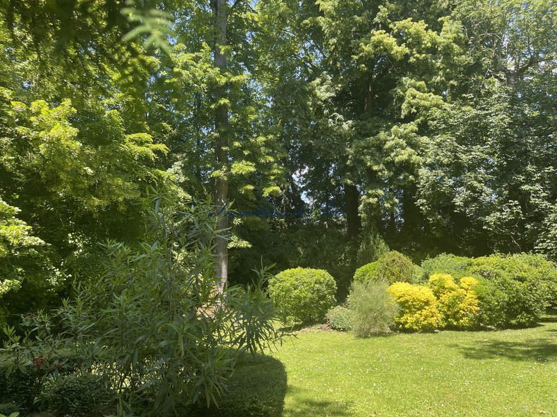 Maison - 320 m² - 8 pièces