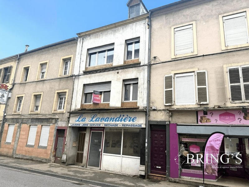 Maison traditionnelle - 202 m² - 7 pièces