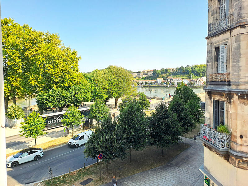 Appartement - 76 m² - 2 pièces