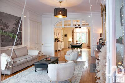 Maison - 235 m² - 6 pièces