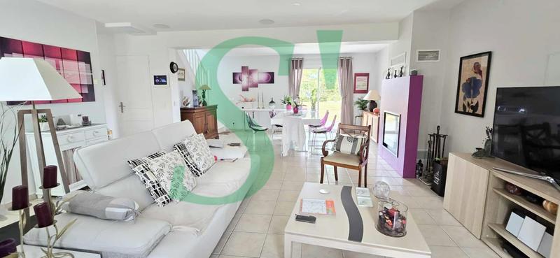 Maison - 163 m² - 7 pièces