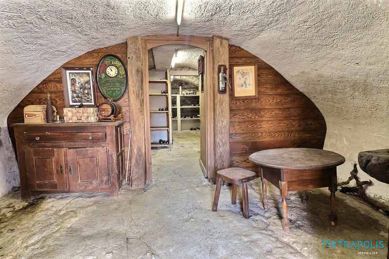 Maison ancienne - 483 m² - 12 pièces