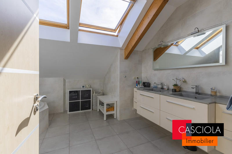 Maison - 191 m² - 6 pièces