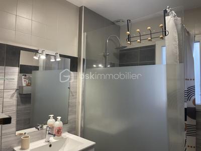 Villa - 182 m² - 8 pièces