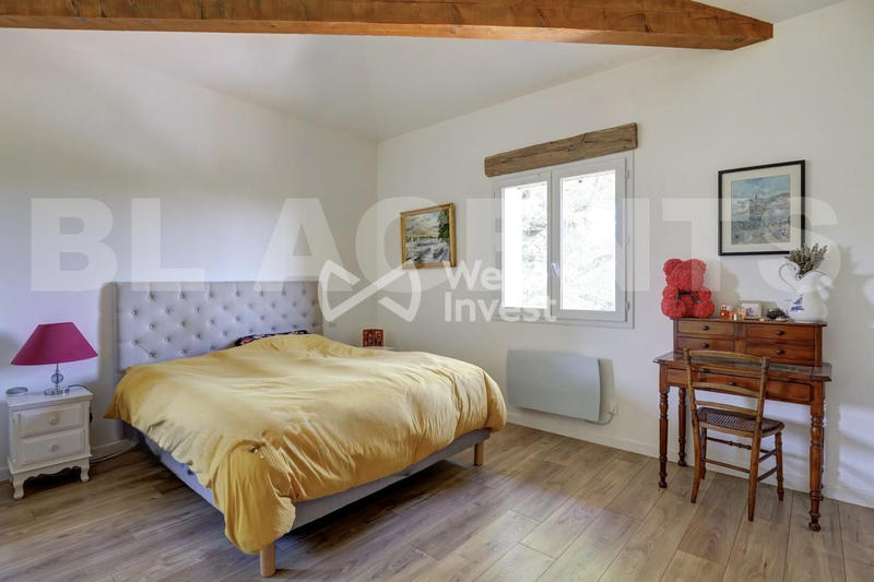 Maison - 333 m² - 10 pièces