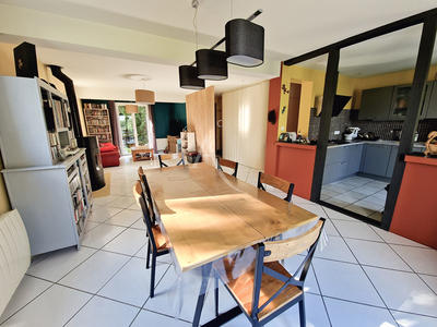 Maison - 140 m² - 8 pièces