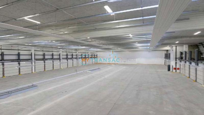 Entrepôt - 385 m²