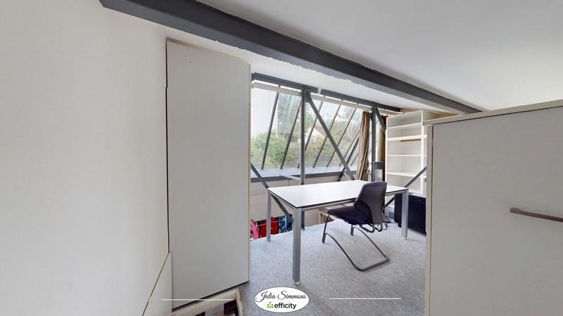 Loft - 137 m² - 5 pièces
